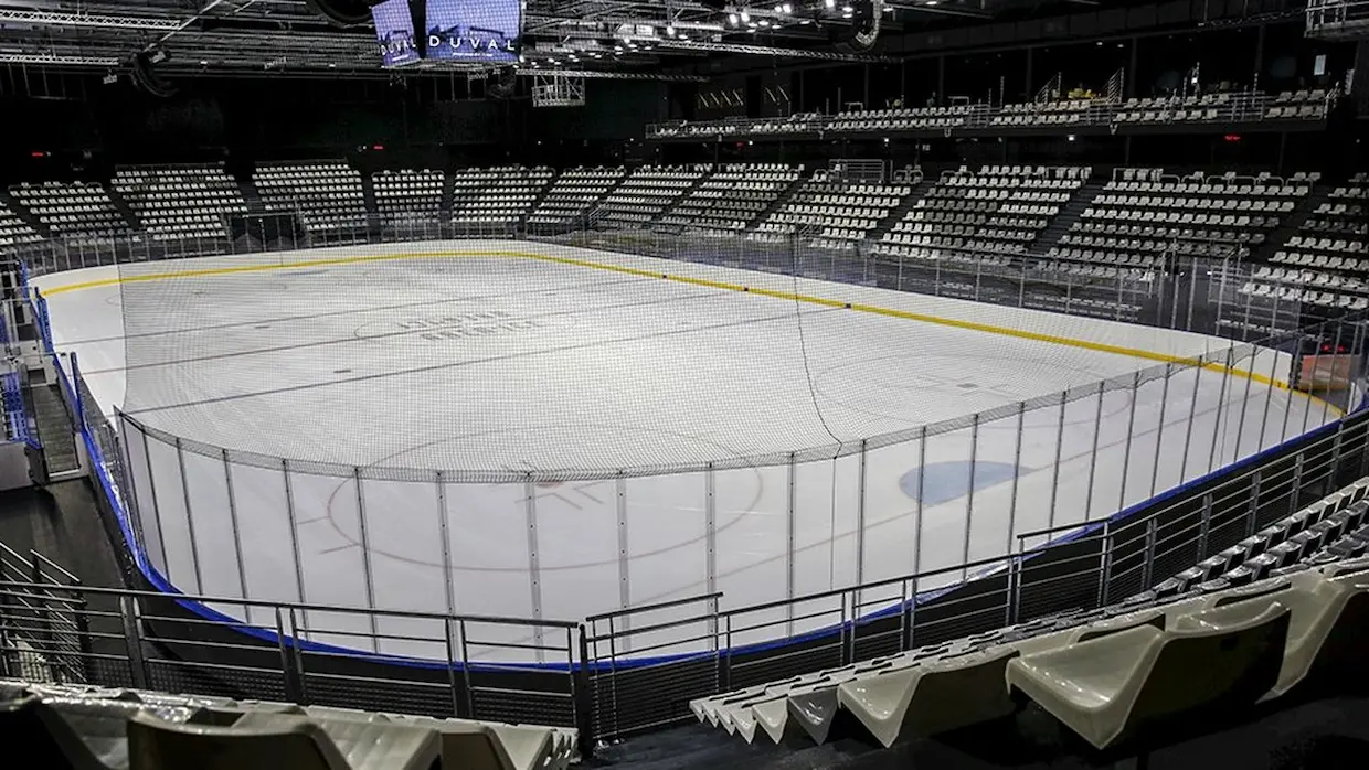 Vue intérieure de la patinoire Arenice de Cergy-Pontoise