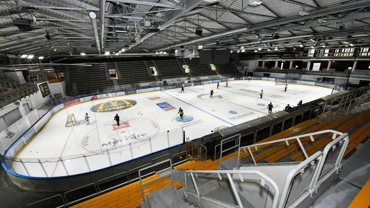 Vue intérieure de la patinoire de Rouen - Ile Lacroix